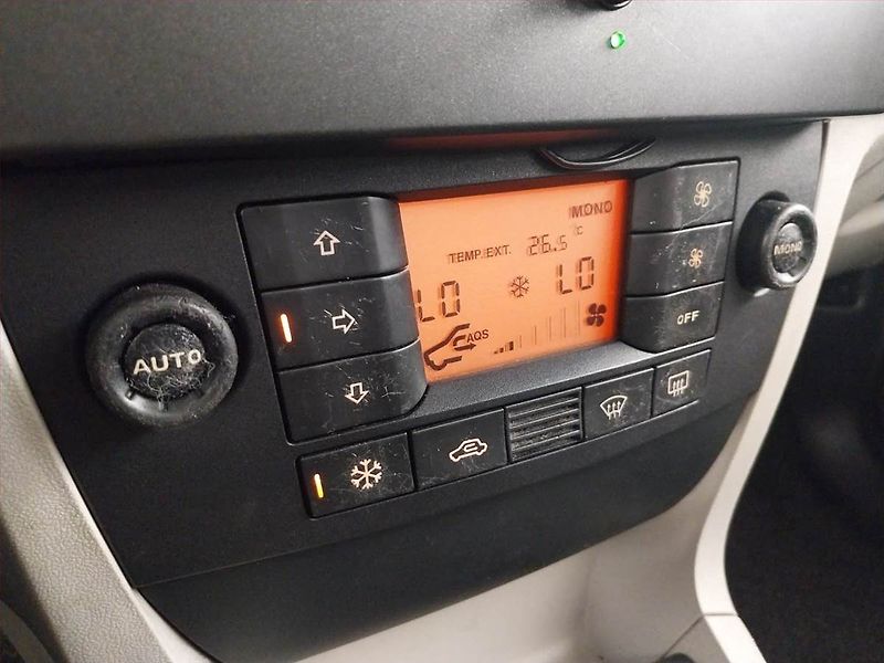 Fiat Stilo (2005) 1.8 16V, nová STK, rezervace - fotka 17 z 19