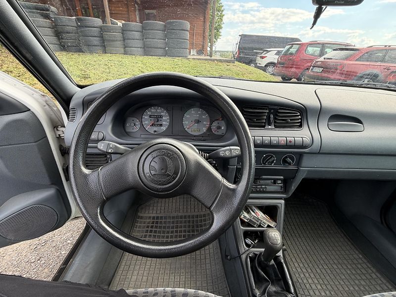 Škoda Felicia 1.3i - fotka 12 z 15