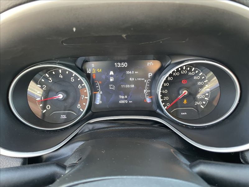 Jeep Compass 1,4 T 125kw AT9 4x4 Limited - fotka 14 z 32