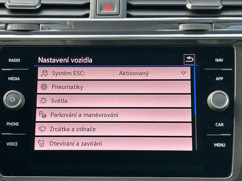 Volkswagen Tiguan (2022) 2.0 TDI 110 kW DSG tažné LED - fotka 18 z 34