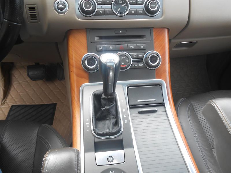 Land Rover Range Rover Sport 3.0D,180KW,4x4,XENONY,Tažné! - fotka 34 z 48