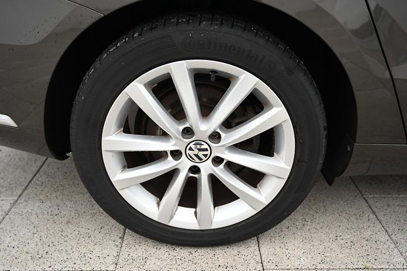 Volkswagen Passat 2.0TSI 155KW DSG Highline 7/14 - fotka 31 z 33