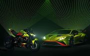 Ducati Streetfighter V4 Lamborghini a Lamborghini Huracán STO.