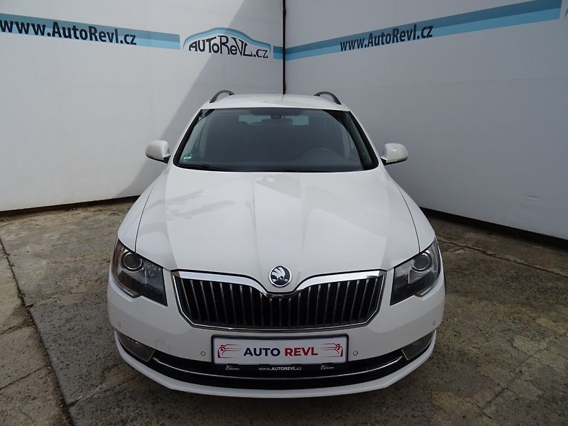 Škoda Superb (2013) 2.0TDi,103kW,1maj,S.kni,navi - fotka 21 z 24