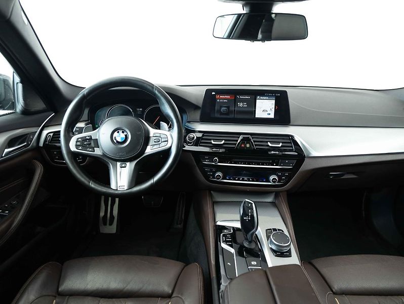 BMW Řada 5 540d xDrive Limousine - fotka 12 z 21
