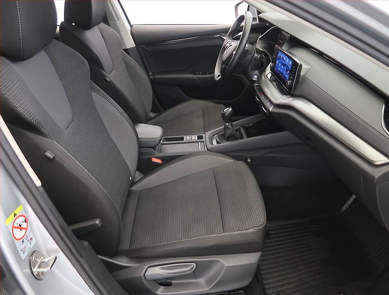Škoda Octavia (2023) Ambition 2.0 TDI, ČR,1.maj - fotka 9 z 24