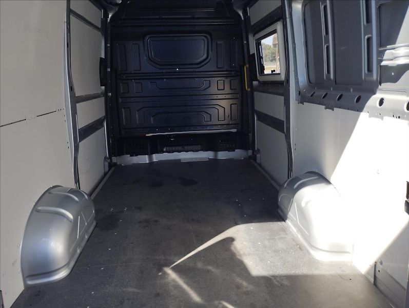 Volkswagen Crafter 2,0 130KW - fotka 10 z 17