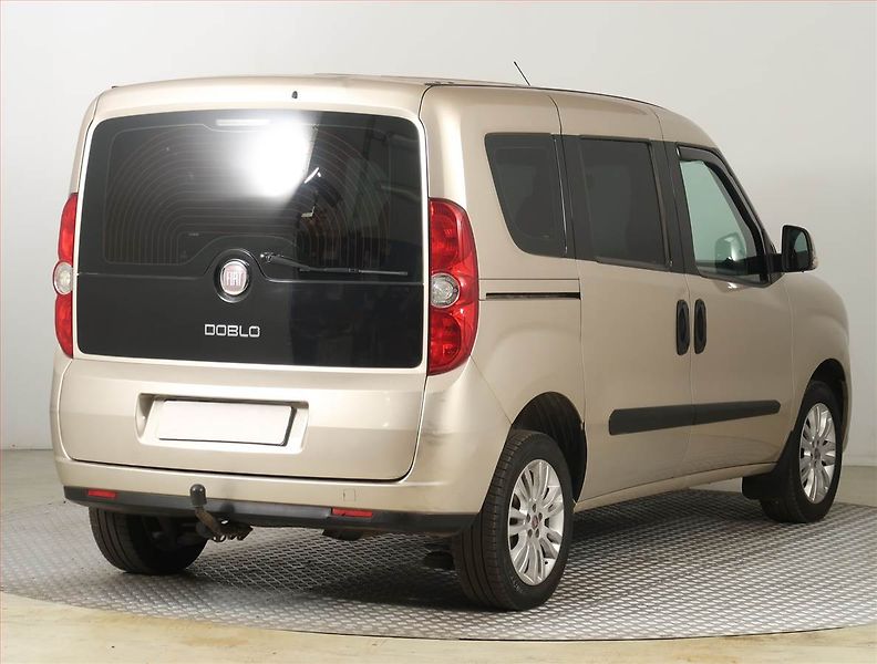 Fiat Dobló (2010) 1.3 MultiJet, 5Míst - fotka 5 z 21