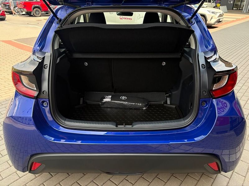 Toyota Yaris 1.5 Comfort business - fotka 17 z 17