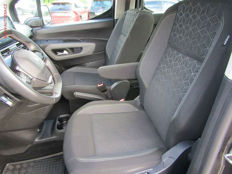 Peugeot Rifter (2020) 1.2T, 2.maj,ČR, Výhř.sed - fotka 9 z 18