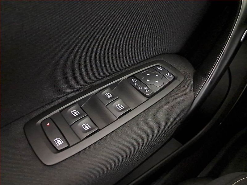Renault Mégane (2019) 1.3 TCe, Serv.kniha, Navi - fotka 16 z 18