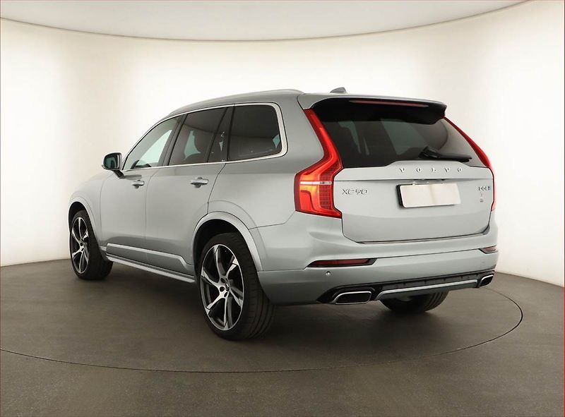 Volvo XC90 (2018) R-Design D5 AWD Polestar - fotka 4 z 18