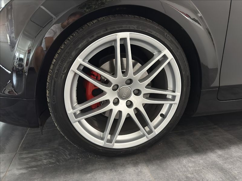 Audi TT 2,0   T211HP FL 3xS-LINE TOP - fotka 24 z 29