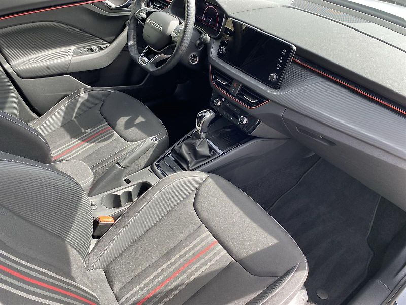 Škoda Kamiq (2025) 1.5 TSI DSG Monte Carlo - fotka 9 z 34