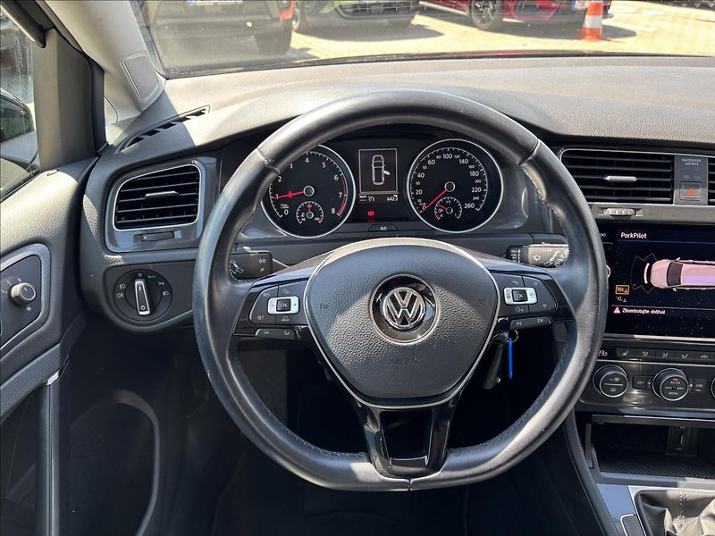 Volkswagen Golf 1,0 TSI 81 kW Comfortline - fotka 17 z 48