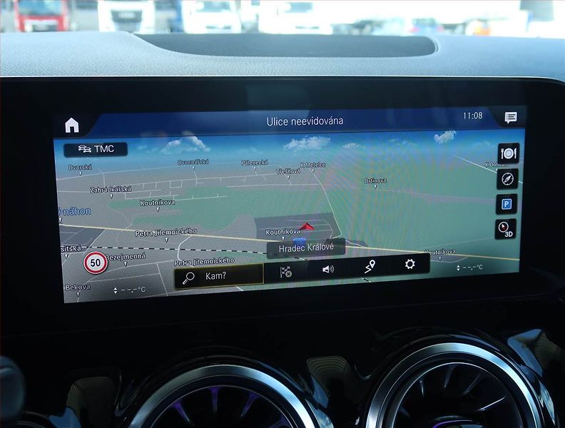 Mercedes-Benz GLA (2021) 220 d 4MATIC - fotka 20 z 23