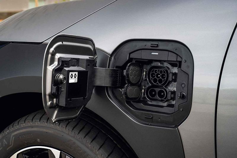 Toyota bZ4x při jízdě