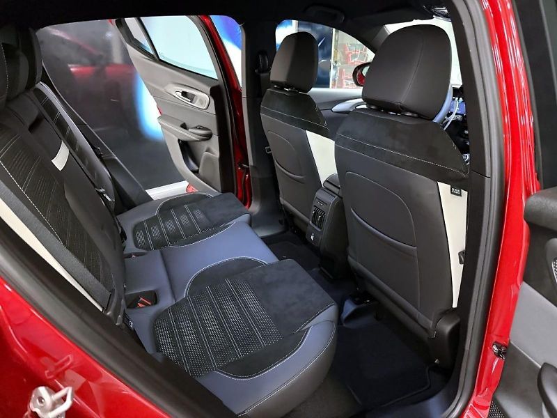 Alfa Romeo Tonale (2026) 1.5 T Ibrida 175k AT7 SPORT SP - fotka 9 z 21