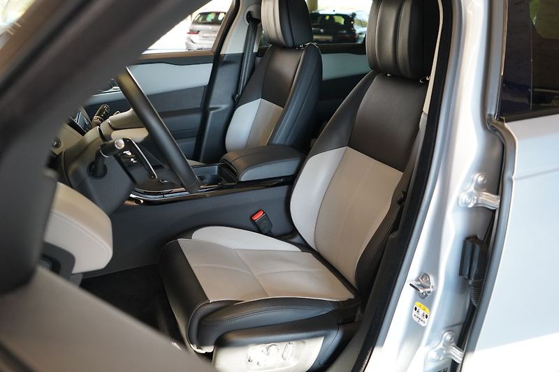 Land Rover Range Rover Velar D300 AWD Dynamic HSE, Vzduch - fotka 17 z 46