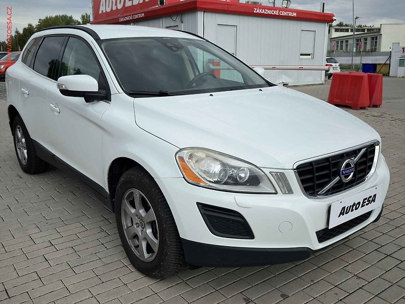 Volvo XC60 (2012) 2.5d 4x4, AT, klima - fotografie inzerátu
