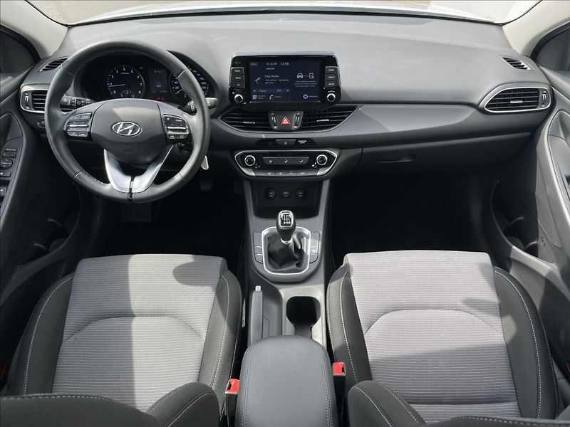 Hyundai i30 1,5 CVVT Combi Comfort - fotka 6 z 23
