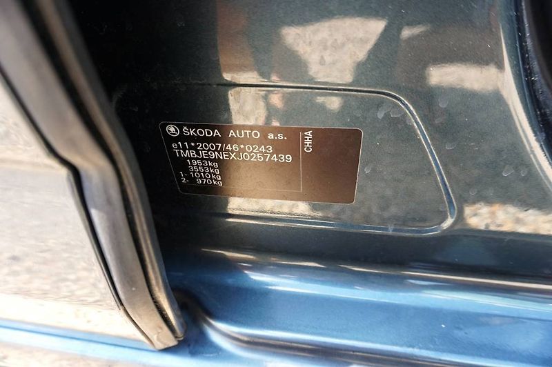Škoda Octavia (2018) 2,0 TSI 169 kW - fotka 20 z 51