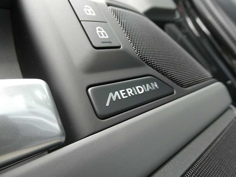Land Rover Defender (2026) 110 3,0 X-Dynamic SE D200 - fotka 14 z 35