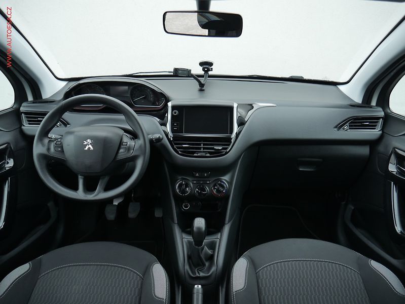 Peugeot 208 (2015) 1.2 PT, ČR, AC, tempo - fotka 8 z 19
