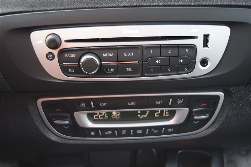 Renault Scénic 1,5 DCi 81KW KLIMA NAVI - fotka 35 z 43