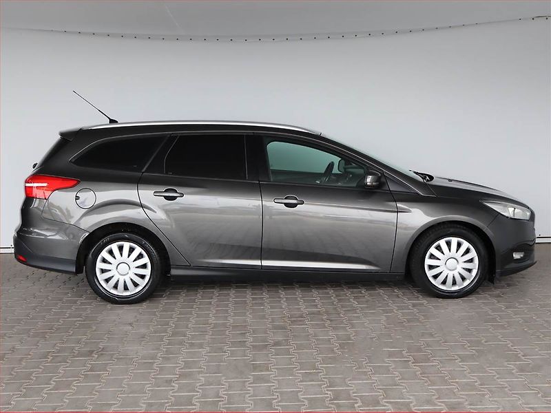 Ford Focus (2016) 1.5 TDCi, Tempomat - fotka 6 z 20