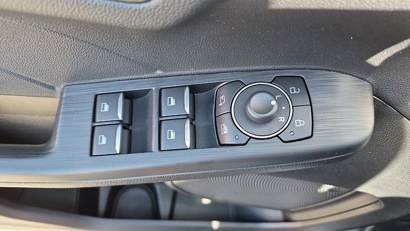 Ford Kuga 1,5 EcoBoost Titanium 110 kW - fotka 22 z 25