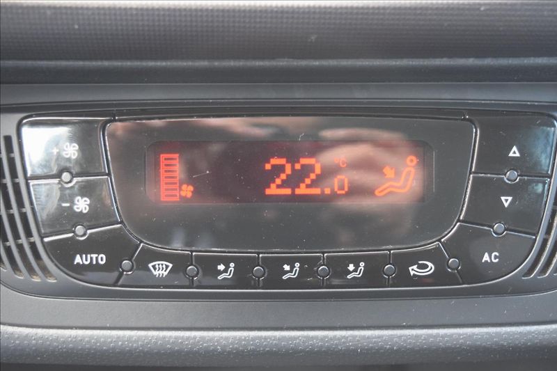 Seat Ibiza 1,6 TDI 66KW PO SERVISE 2XKOLA - fotka 42 z 48