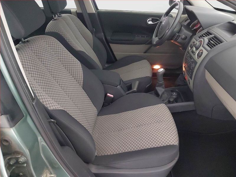Renault Mégane (2005) 1.6 16V , ČR,1.maj, nová STK - fotka 9 z 14