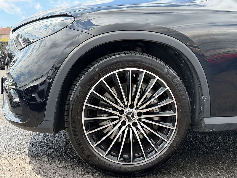 Mercedes-Benz GLC 220 d 4MATIC AMG - fotka 26 z 37