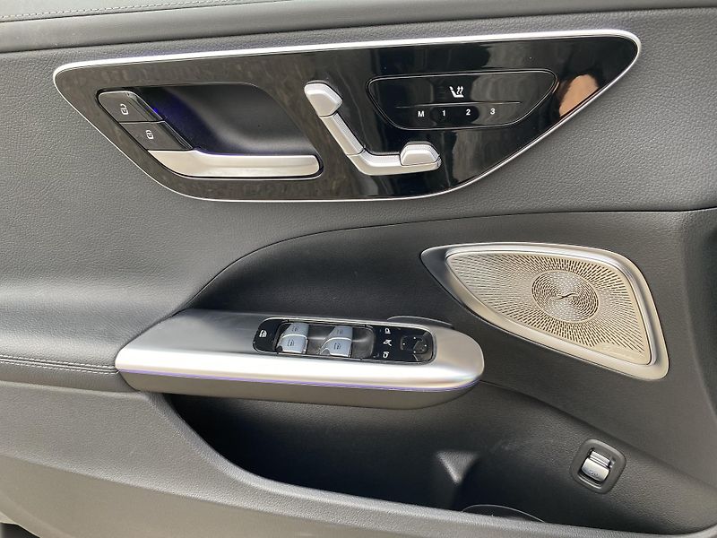 Mercedes-Benz Třídy C C 300 de 4MATIC - fotka 23 z 26