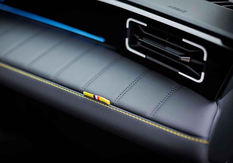 Renault 4 E-Tech je výborně jezdící praktický vůz s dobrým poměrem cena/výkon.