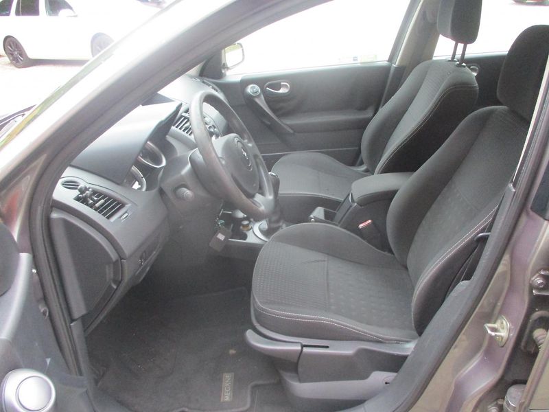 Renault Mégane 1.6i KLIMA - fotka 10 z 24