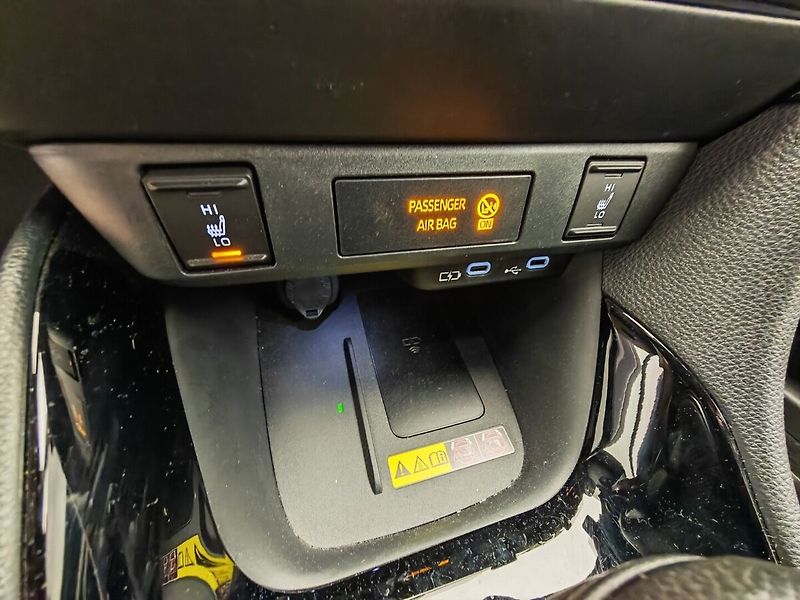 Toyota Yaris 1.5 Hybrid e-CVT Style - fotka 31 z 35