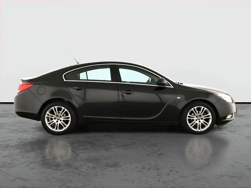 Opel Insignia (2010) 1.8, Tempomat, Park. senzory - fotka 6 z 14