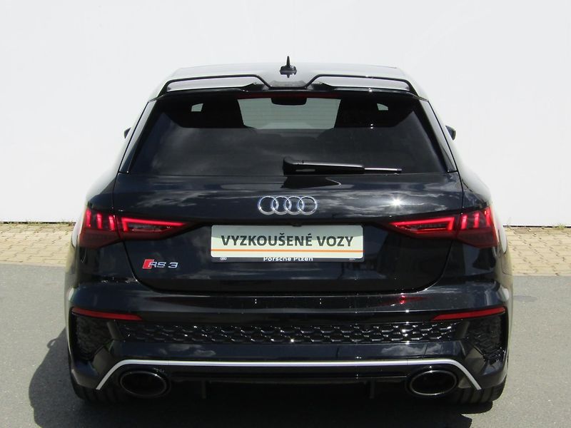 Audi RS 3 (2024) 2,5 TFSI Quattro 294KW - fotka 11 z 30