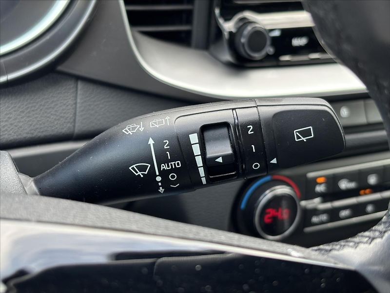 Kia Ceed 1,5 TGDi 118kW TOP ZÁRUKA - fotka 33 z 39