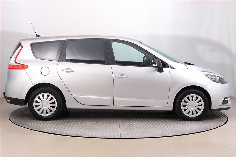 Renault Grand Scénic (2015) 1.5 dCi, Automat, Navi - fotka 6 z 21