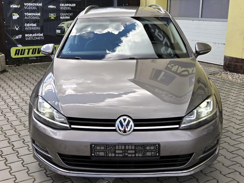 Volkswagen Golf 1,4TSi Highline 92kW, SERV.KN - fotka 2 z 44