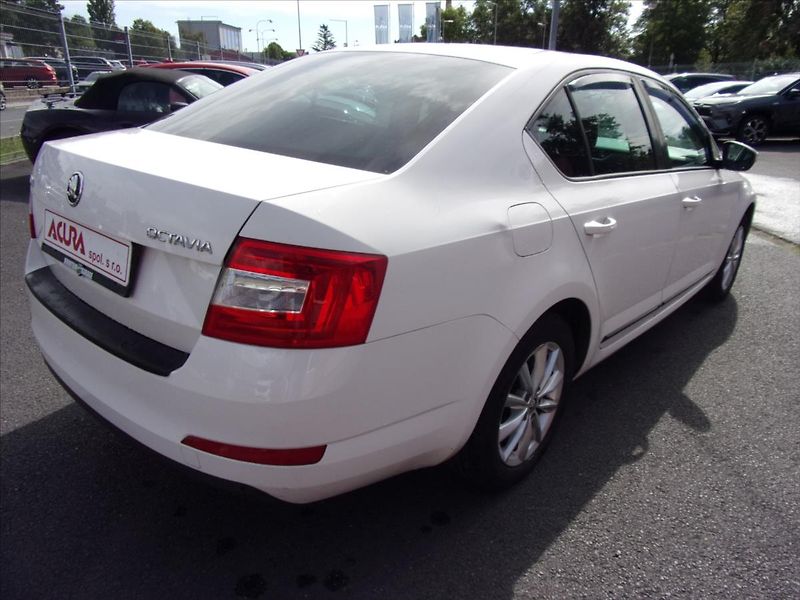 Škoda Octavia 1,6 TDI Ambiente 81kW ČR - fotka 4 z 28