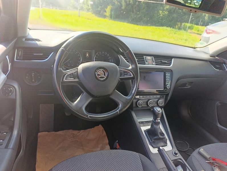 Škoda Octavia (2014) 1.6 TDi Green Line 81kw  - fotka 11 z 22