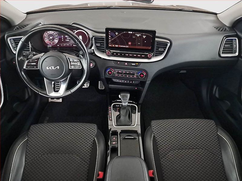 Kia Ceed (2022) Top 1.5 T-GDI, Automat, ČR - fotka 8 z 18