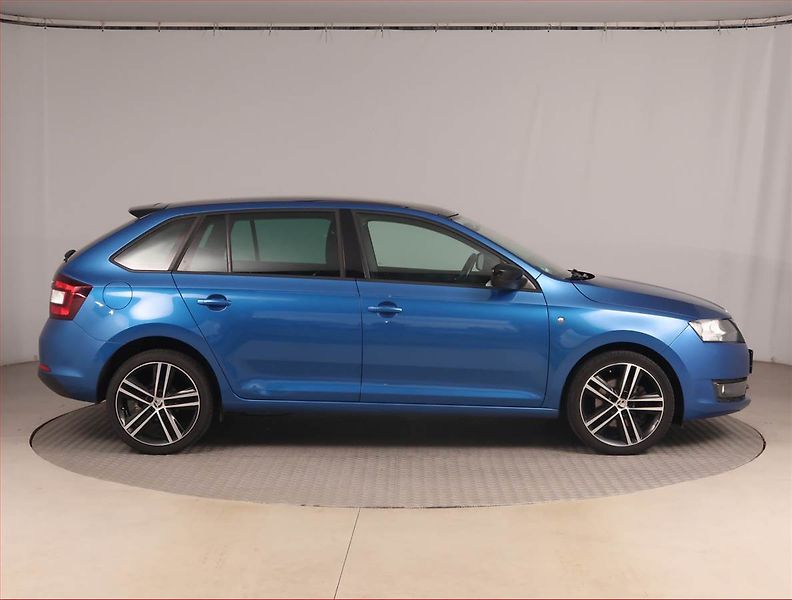Škoda Rapid (2015) Spaceback 1.2 TSI, Tempomat - fotka 6 z 17