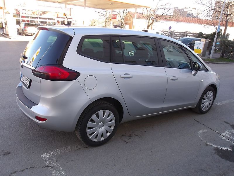 Opel Zafira 2,0DTi AUTOMAT !!! PĚKNÁ ! - fotka 9 z 41