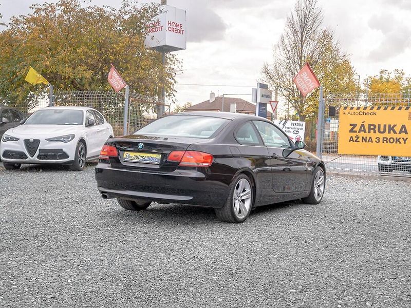BMW Řada 3 (2009) 320I 125KW man – PĚKNÝ - fotka 5 z 42