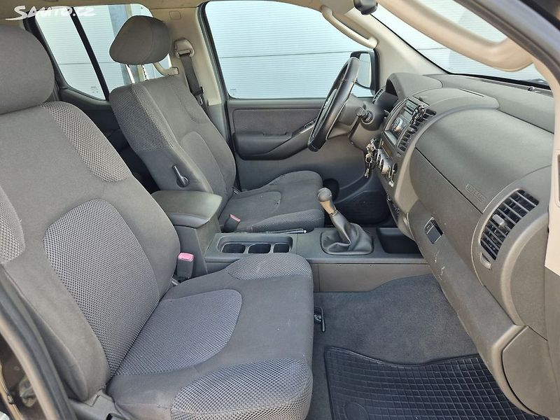 Nissan Navara (2008) 2.5 DCi 126 Kw Manuál Taž 3t. - fotka 11 z 23